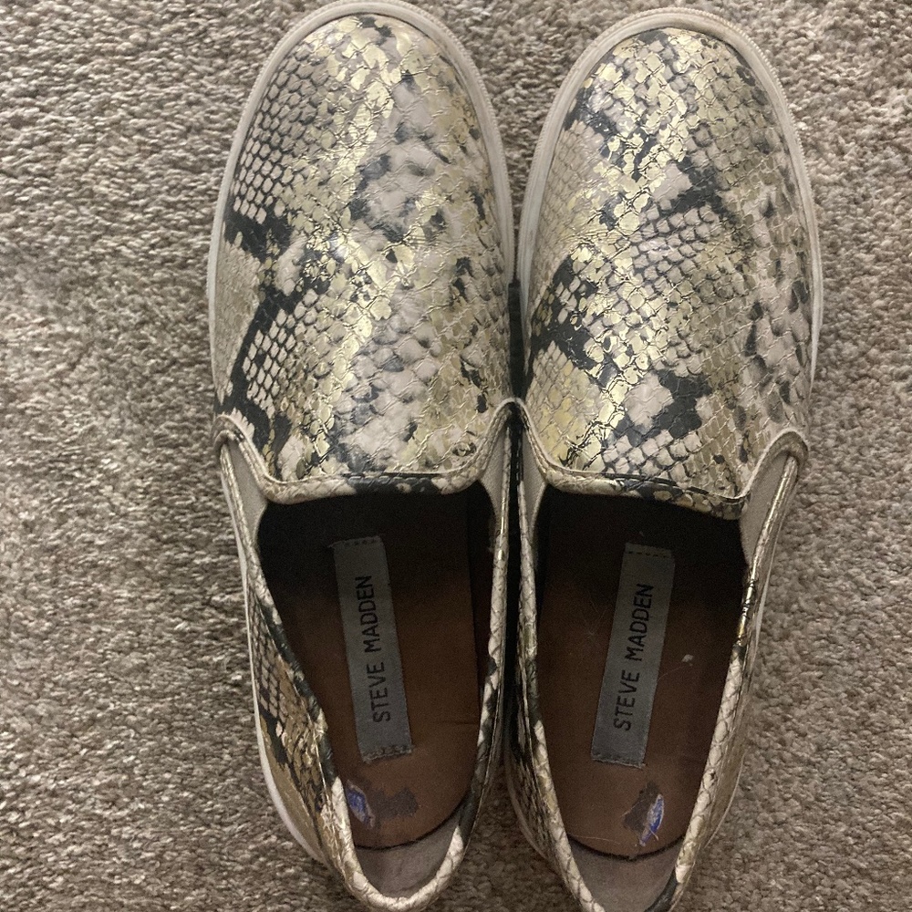 Steve Madden slip ons